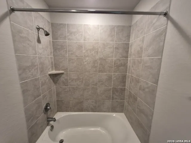 465 MIDDLE GREEN LOOP Floresville, TX 78114