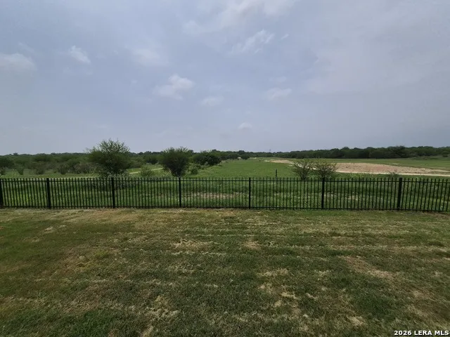 465 MIDDLE GREEN LOOP Floresville, TX 78114