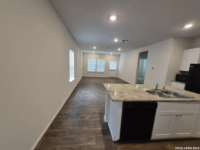 465 MIDDLE GREEN LOOP Floresville, TX 78114