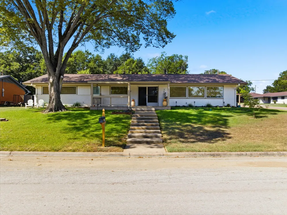 305 Harvey Street Caldwell, TX 77836