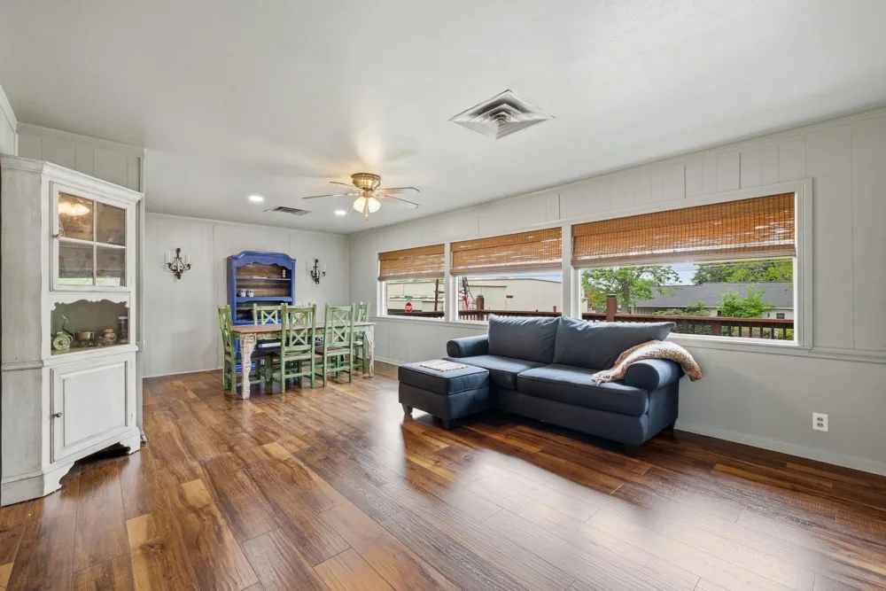 305 Harvey Street Caldwell, TX 77836
