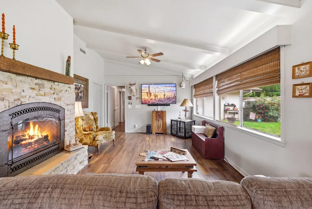 305 Harvey Street Caldwell, TX 77836