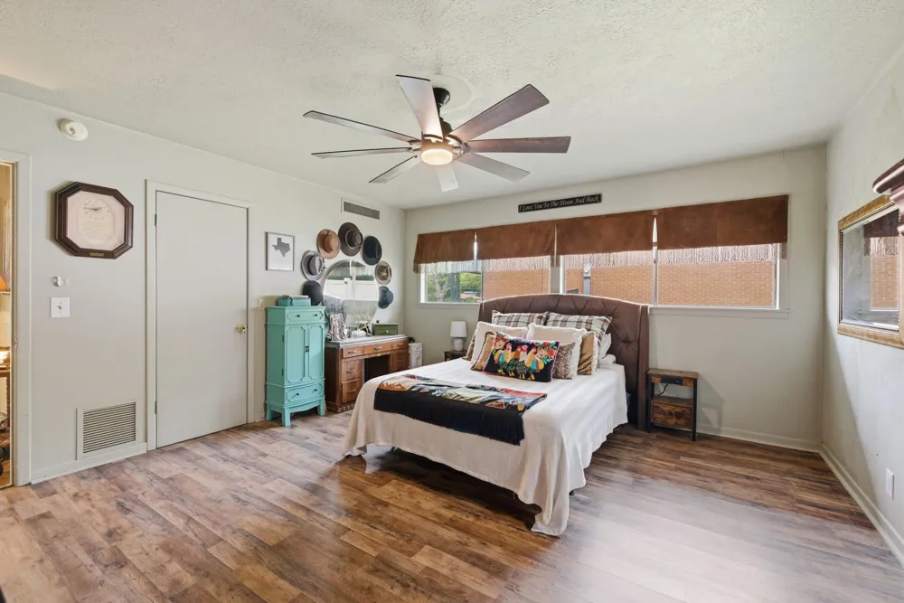 305 Harvey Street Caldwell, TX 77836