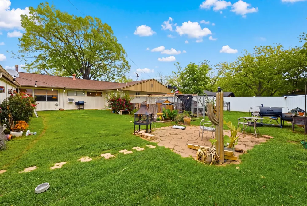 305 Harvey Street Caldwell, TX 77836