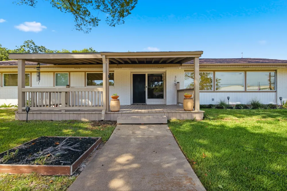 305 Harvey Street Caldwell, TX 77836
