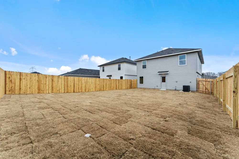 140 Langston Drive Maxwell, TX 78640