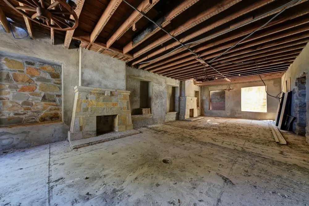 6887 Von Ormy Road Von Ormy, TX 78073