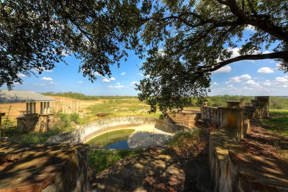 6887 Von Ormy Road Von Ormy, TX 78073