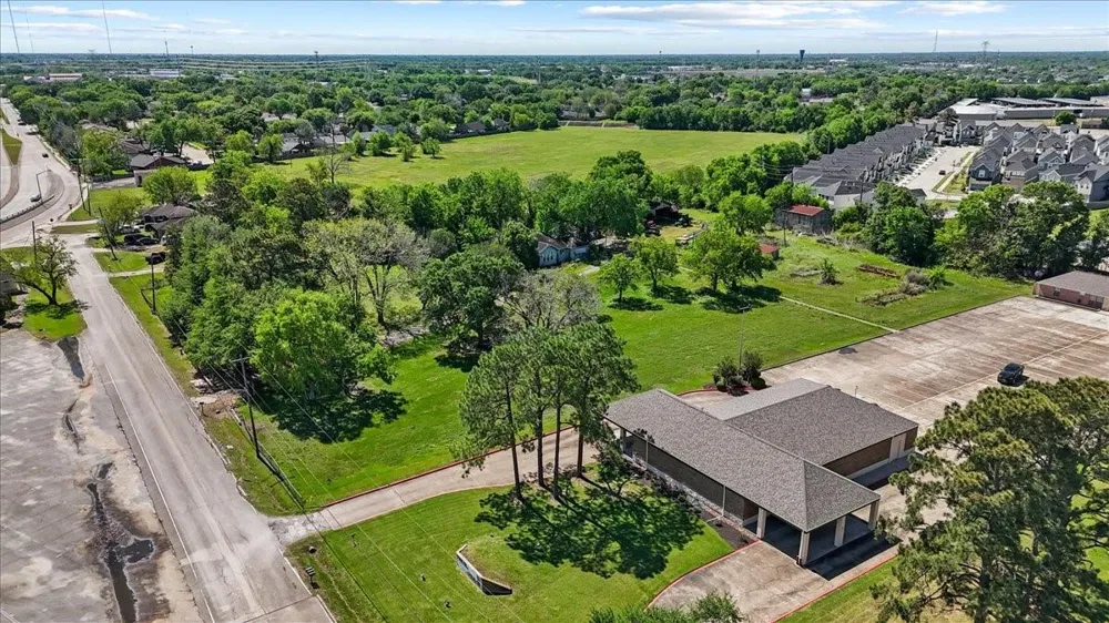 118 Staffordshire Road Stafford, TX 77477
