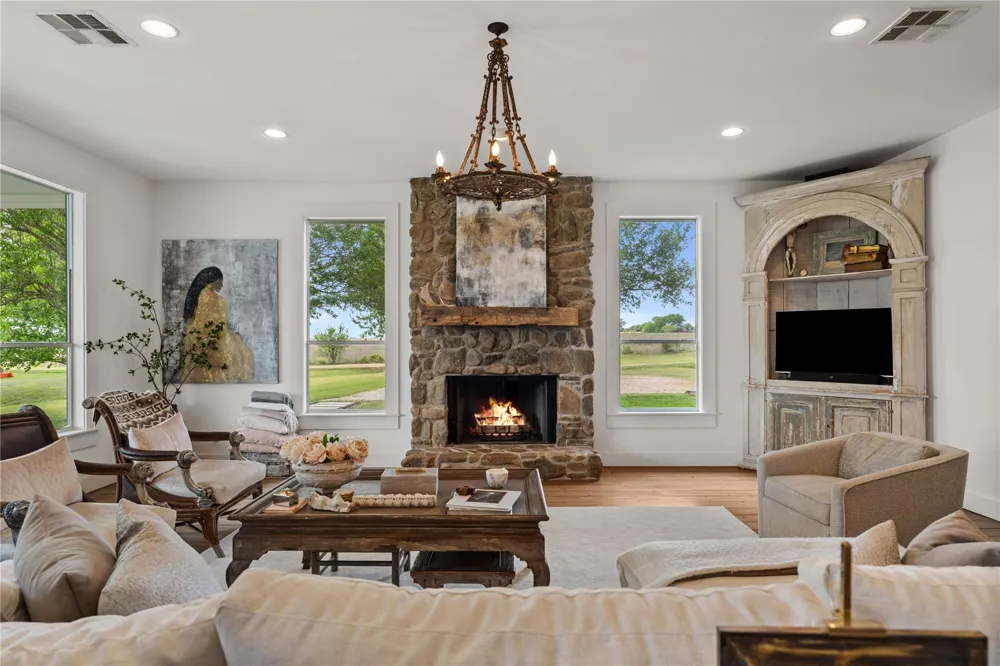 5025 Wickel Road Burton, TX 77835