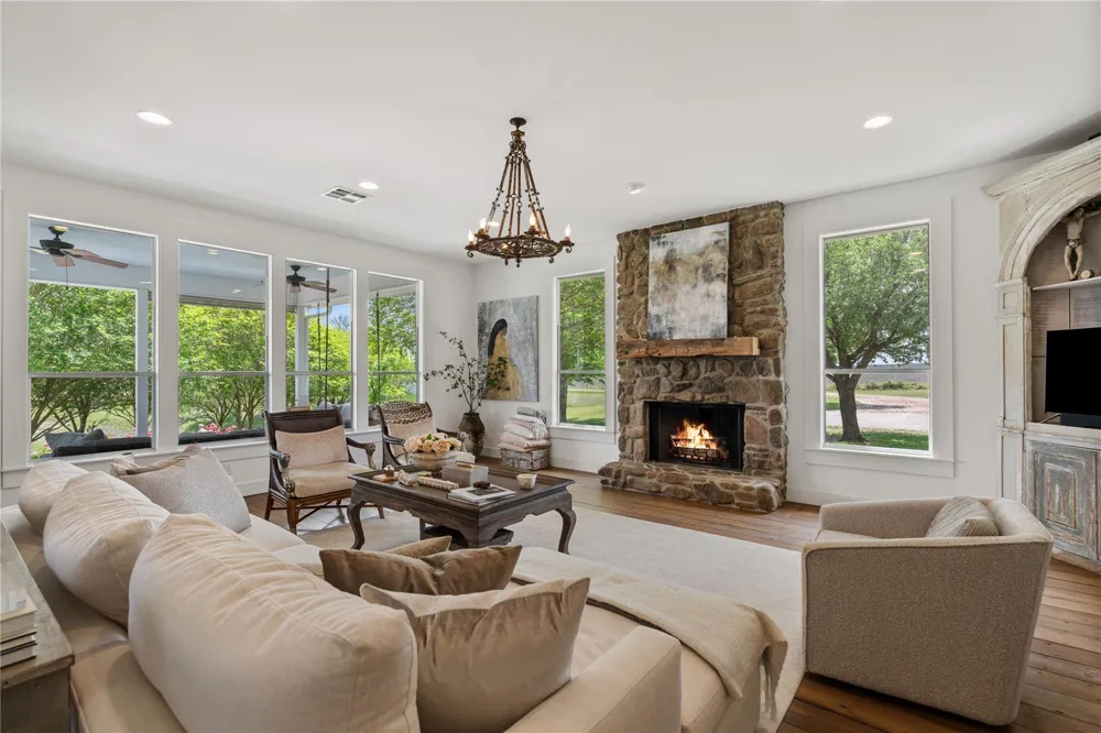 5025 Wickel Road Burton, TX 77835
