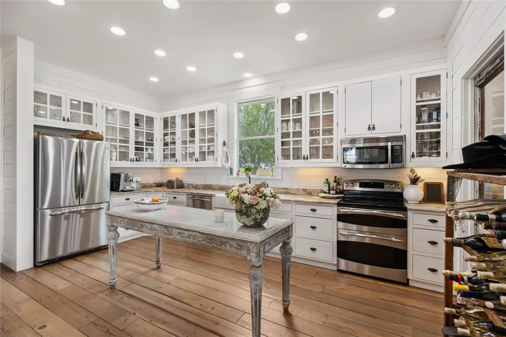 5025 Wickel Road Burton, TX 77835