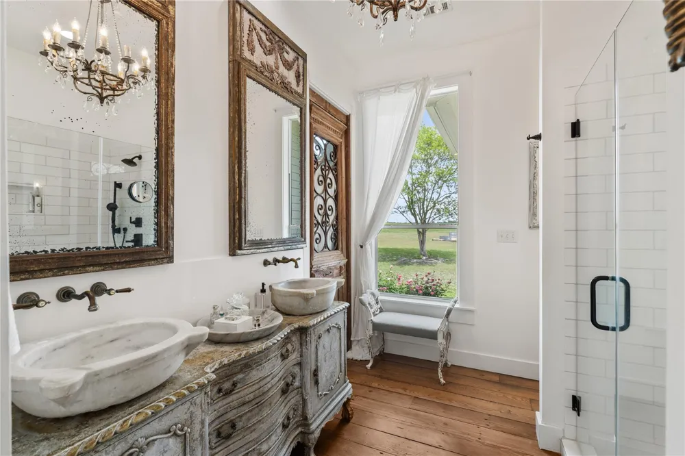 5025 Wickel Road Burton, TX 77835