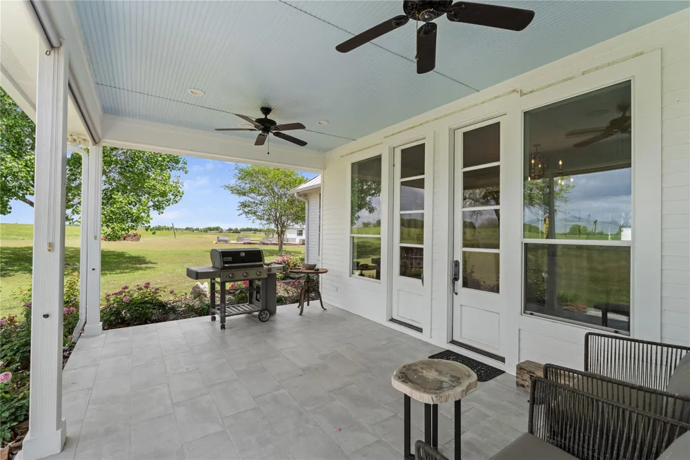 5025 Wickel Road Burton, TX 77835
