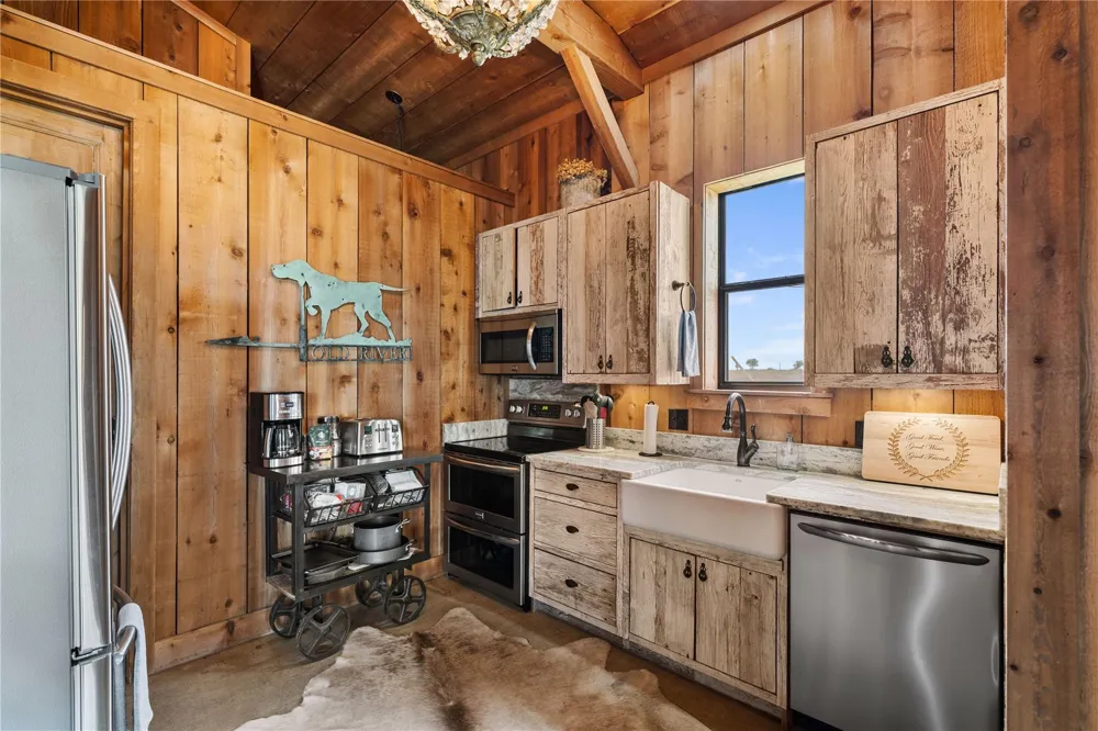 5025 Wickel Road Burton, TX 77835