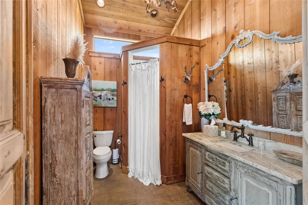 5025 Wickel Road Burton, TX 77835