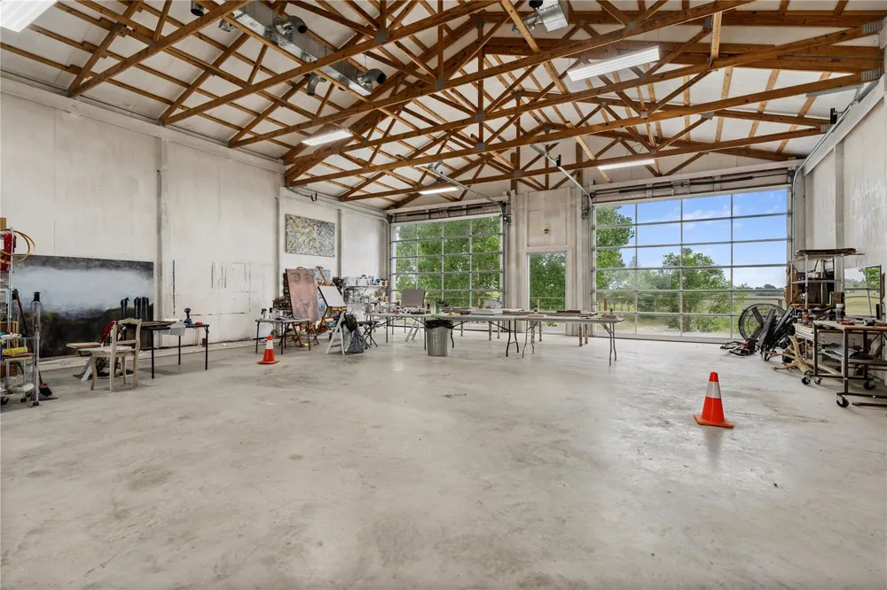 5025 Wickel Road Burton, TX 77835
