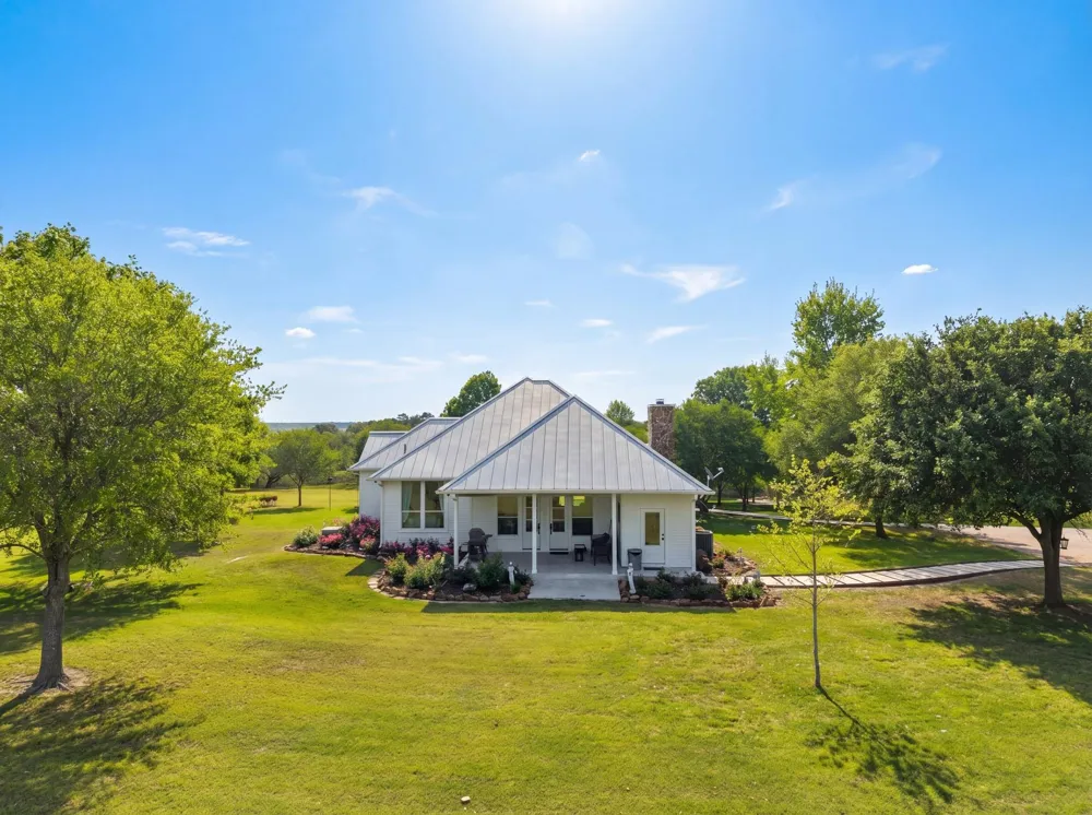 5025 Wickel Road Burton, TX 77835