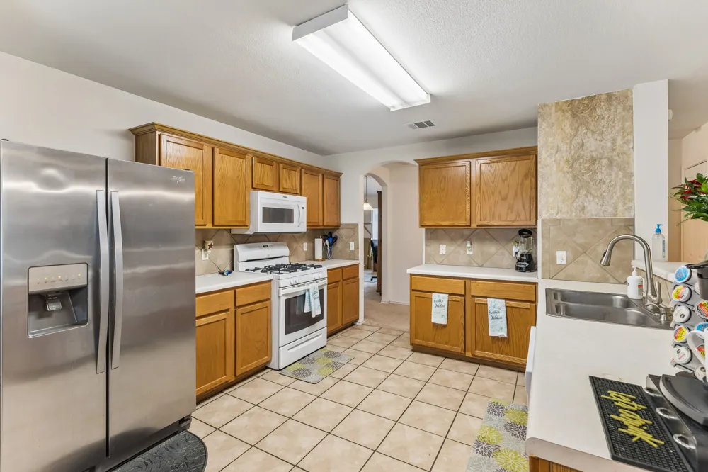 408 Glen Valley Lane Leander, TX 78641