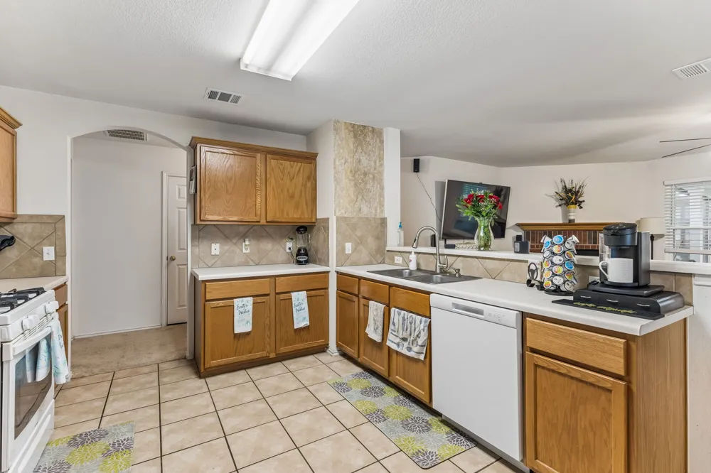 408 Glen Valley Lane Leander, TX 78641