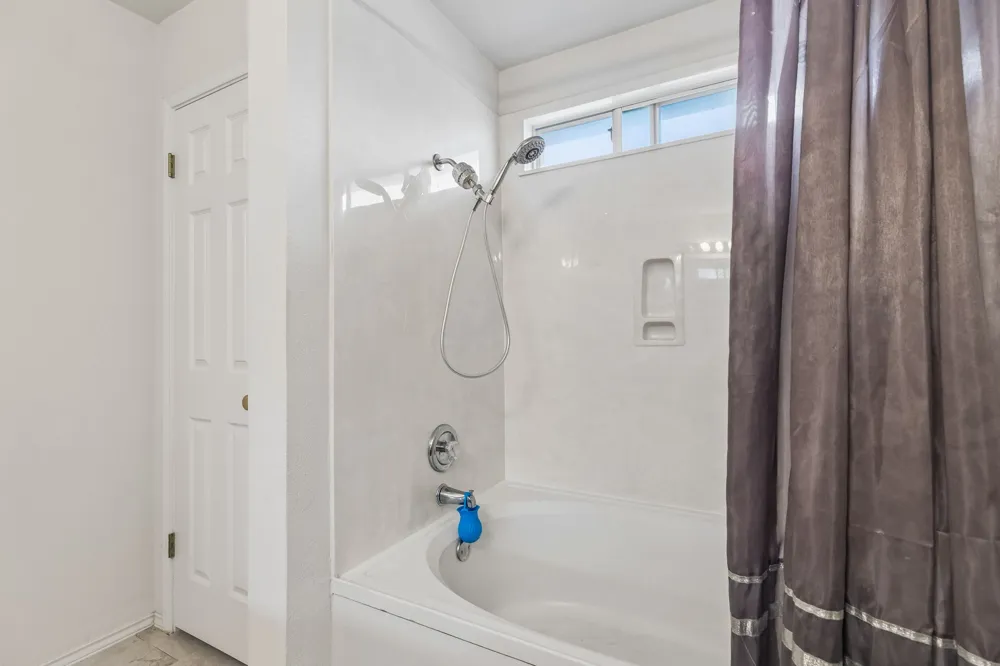408 Glen Valley Lane Leander, TX 78641