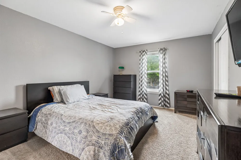408 Glen Valley Lane Leander, TX 78641