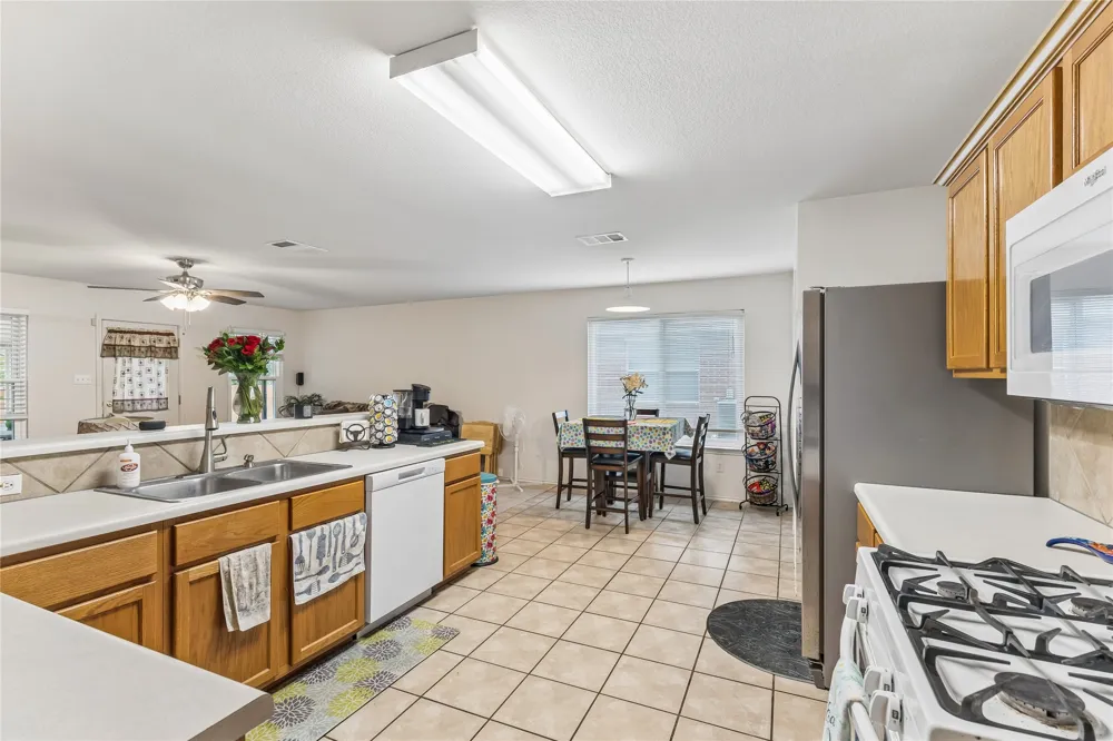 408 Glen Valley Lane Leander, TX 78641