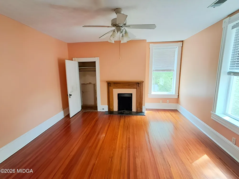 401 Forsyth Street Barnesville, GA 30204