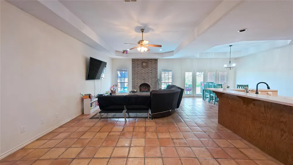 10782 County Road 284 Edna, TX 77957