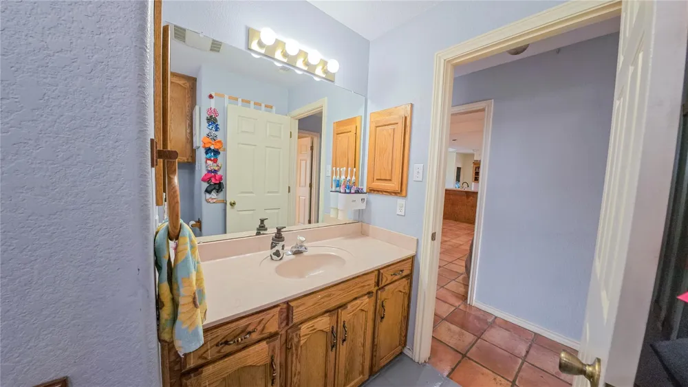 10782 County Road 284 Edna, TX 77957