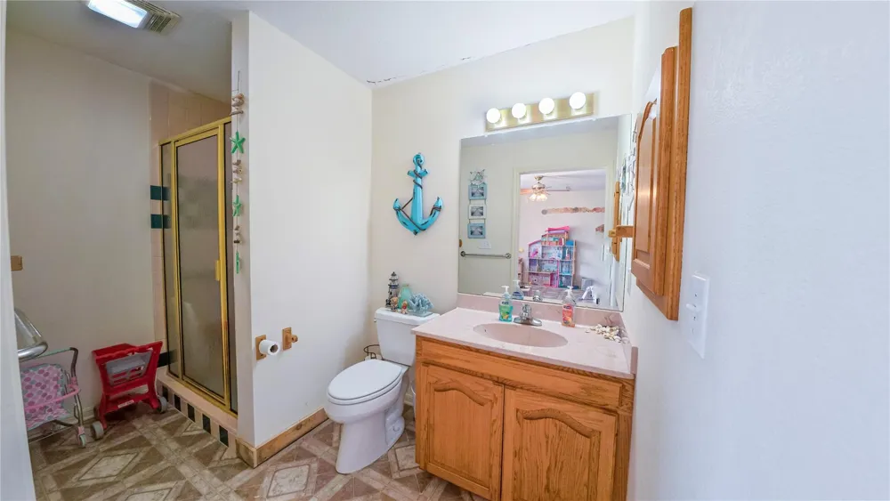 10782 County Road 284 Edna, TX 77957