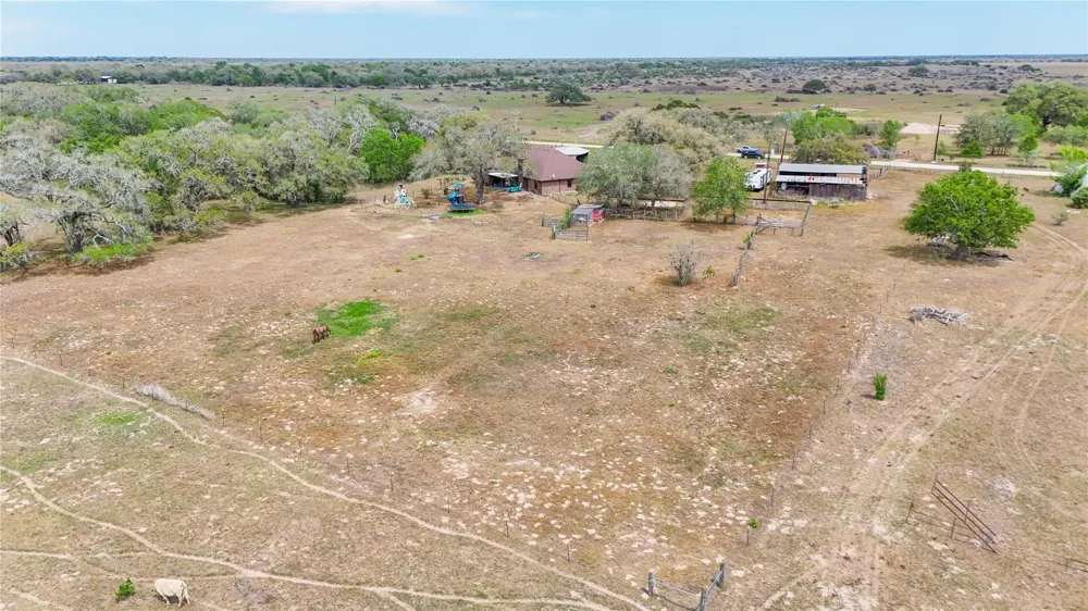 10782 County Road 284 Edna, TX 77957