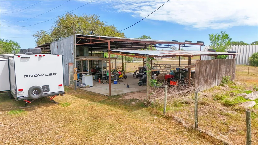 10782 County Road 284 Edna, TX 77957