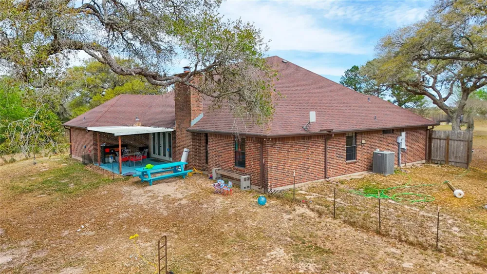 10782 County Road 284 Edna, TX 77957