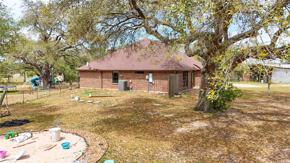 10782 County Road 284 Edna, TX 77957