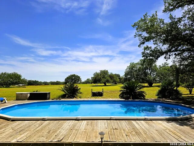 799 County Road 6612 Devine, TX 78016