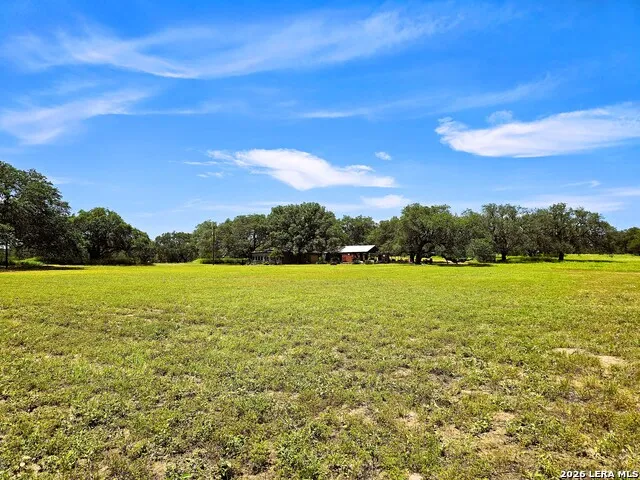799 County Road 6612 Devine, TX 78016