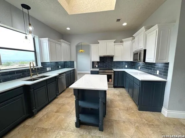 443 BRIDLEGATE BLVD Bandera, TX 78003