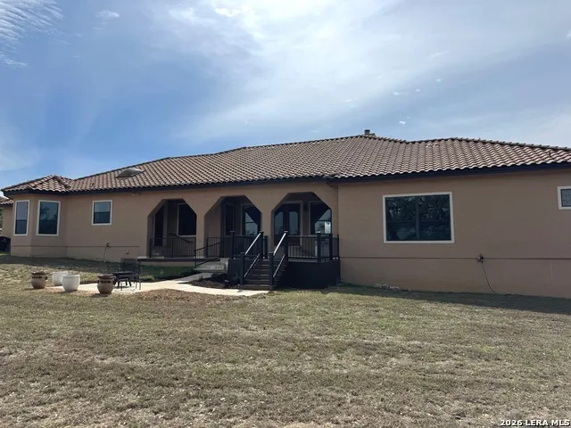 443 BRIDLEGATE BLVD Bandera, TX 78003