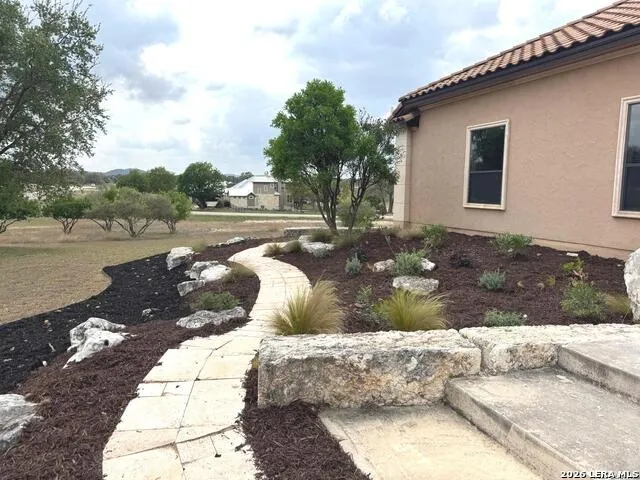 443 BRIDLEGATE BLVD Bandera, TX 78003