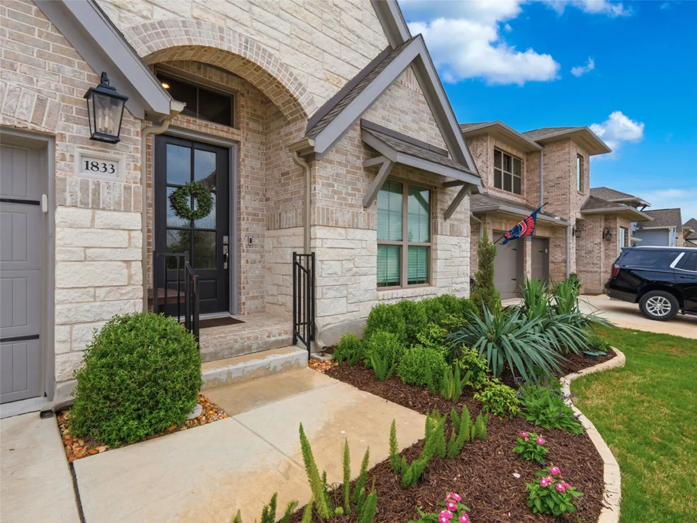 1833 Luna Street New Braunfels, TX 78132