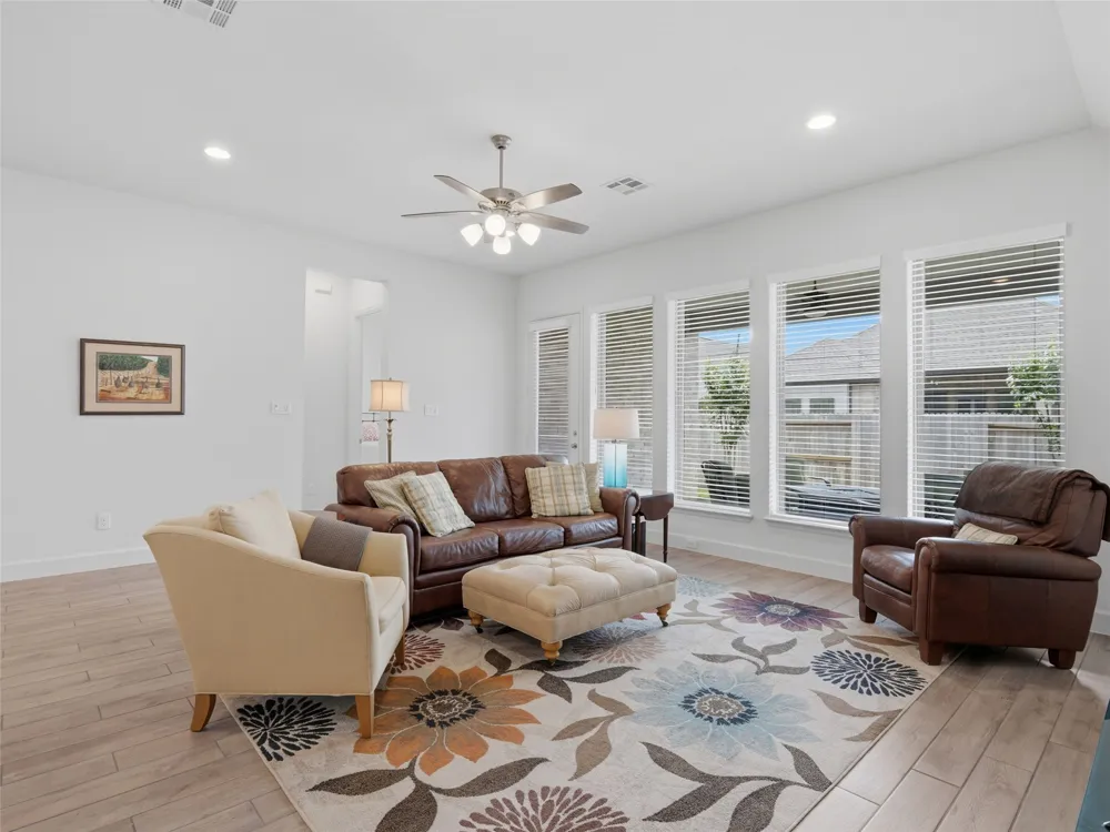 1833 Luna Street New Braunfels, TX 78132