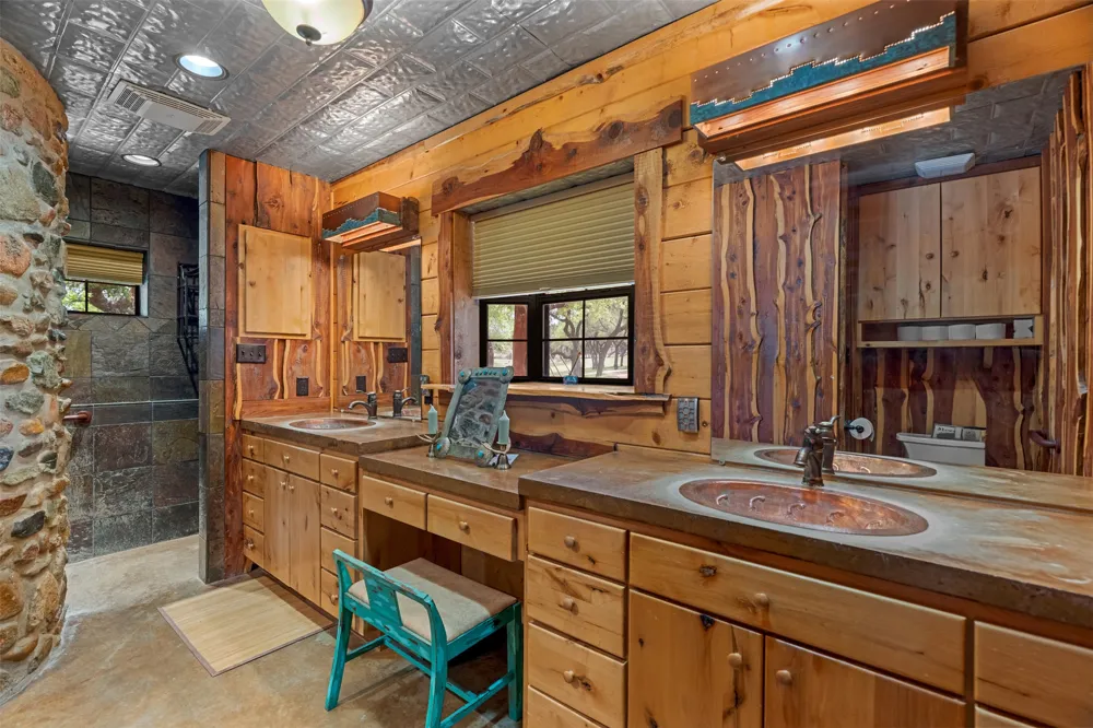 421 Rolling Hills Road Blanco, TX 78606