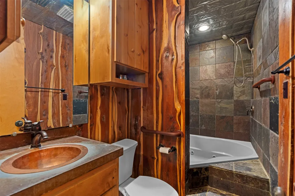 421 Rolling Hills Road Blanco, TX 78606