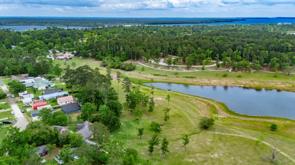 628 County Road 452 Bronson, TX 75930