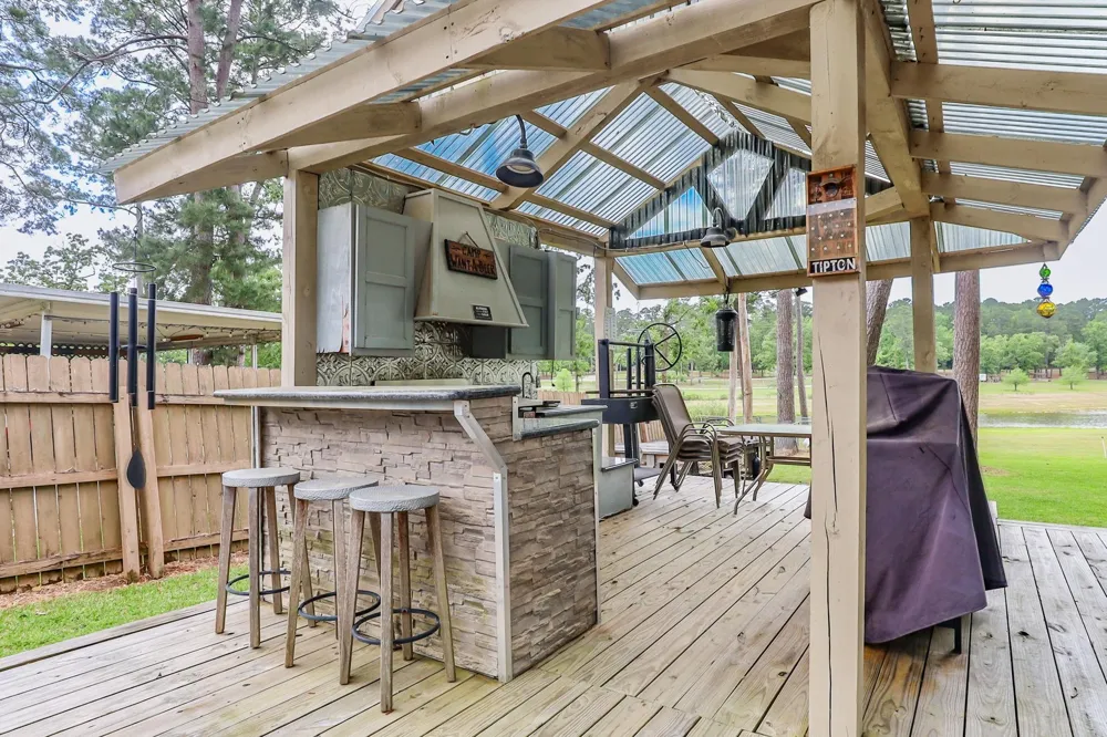 628 County Road 452 Bronson, TX 75930