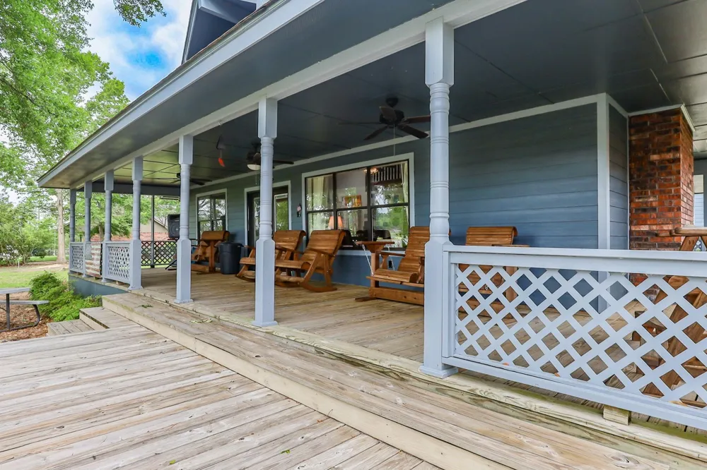628 County Road 452 Bronson, TX 75930