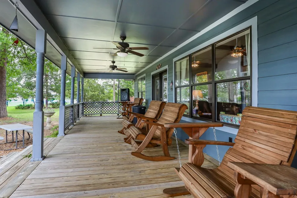 628 County Road 452 Bronson, TX 75930