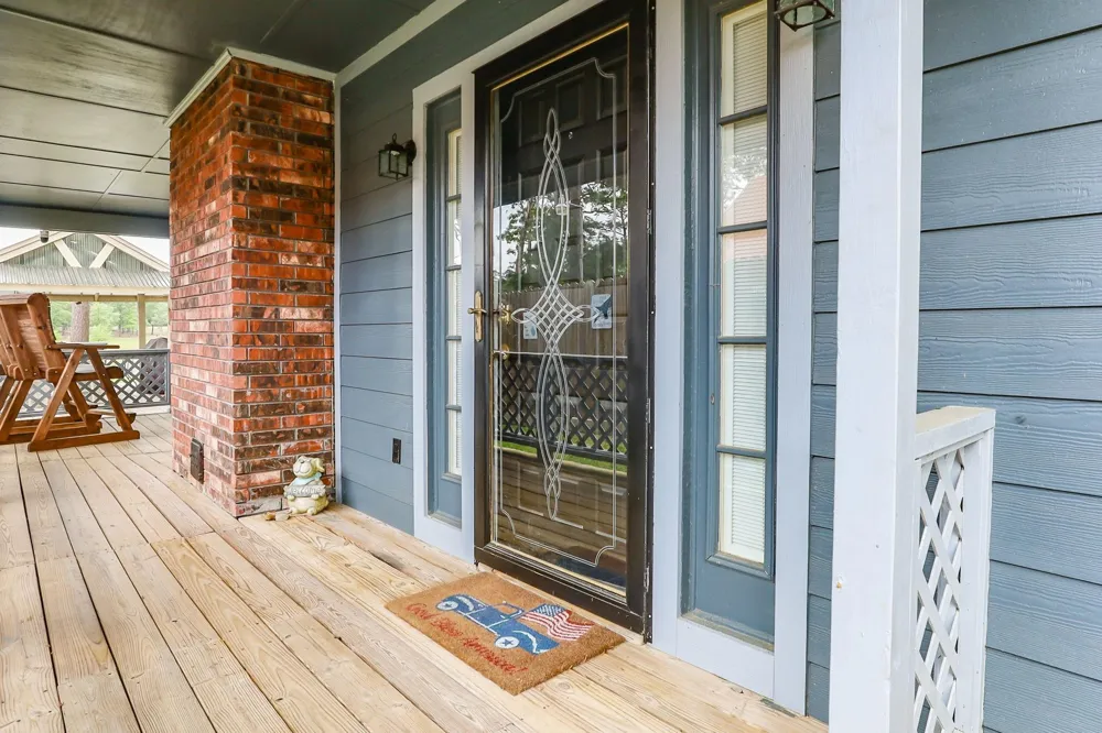 628 County Road 452 Bronson, TX 75930