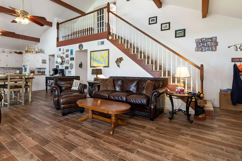 628 County Road 452 Bronson, TX 75930